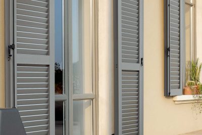 Porte in legno su misura con finiture personalizzate